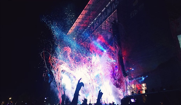 Drake Pauses Performance at Apollo Theater