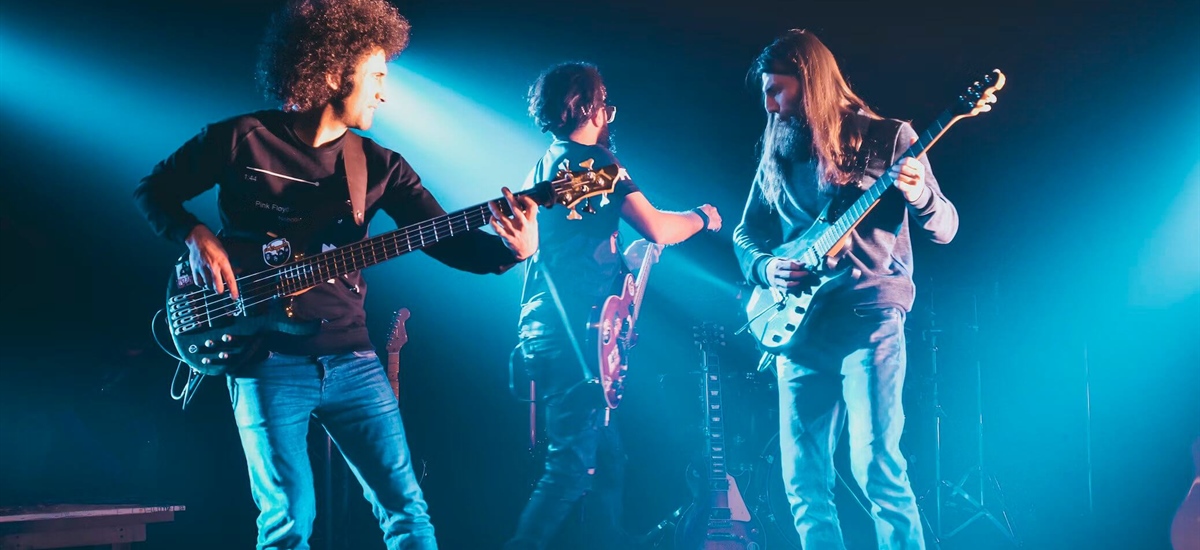 Musicians pay tribute to victims